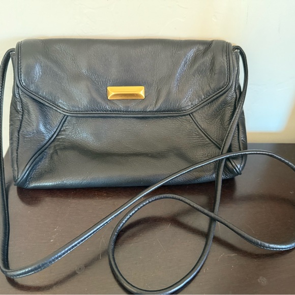 Liz Claiborne Handbags - Vintage Liz Clairborne Black Leather Shoulder Bag mirror pockets gold lining